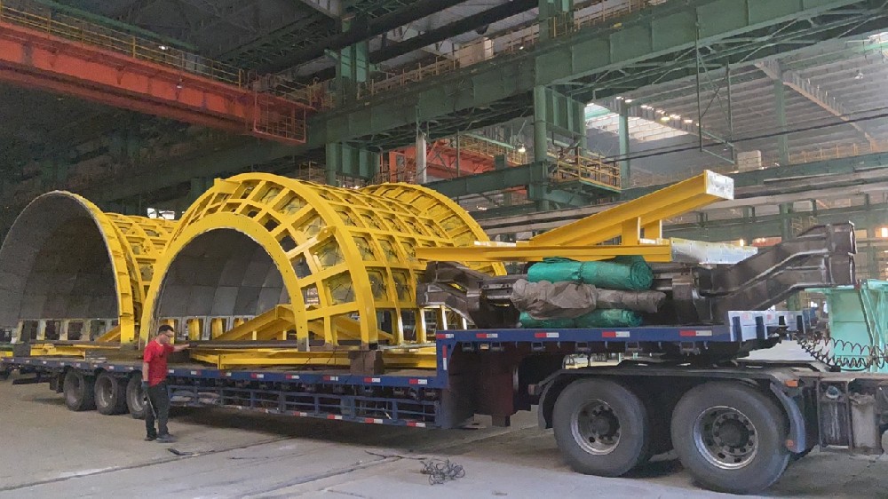 Coke Oven Dismantled for Delivery